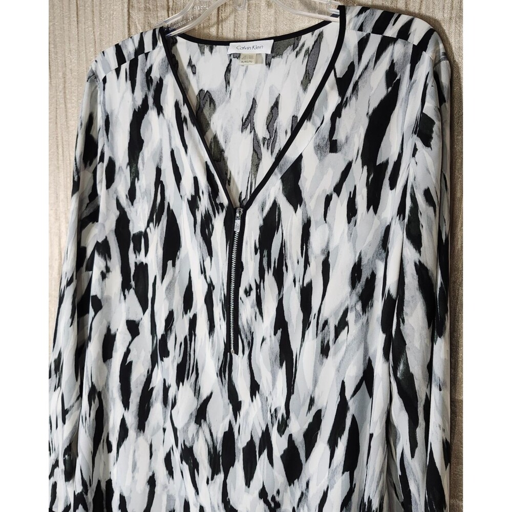 Calvin Klein Blouse Womens XL Black White Gray Long Sleeve V Neck Zip Abstract